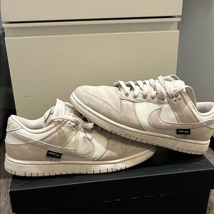 Nike Men's Cream Sneakers